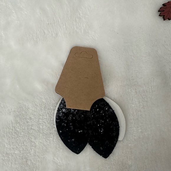 Adorable Earring Bundle - Picture 3 of 8